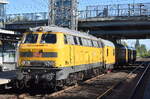 DB InfraGO AG, Frankfurt (M), Fahrzeugnutzer: Instandsetzung/Maschinenpool, Berlin mit ihrer 218 477-8 , Name:  Else  (NVR:  92 80 1218 477-8 D-DBMP ) und dem RAILab2 Fahrwegmesszug am 24.08.26 Durchfahrt Bahnhof Berlin-Hohensch�nhausen.