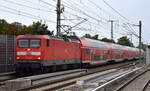 DB Regio AG - Region Nordost, Fahrzeugnutzer: Regionalbereich Mecklenburg-Vorpommern Schwerin mit ihrer  112 113  (NVR:  91 80 6112 113-6 D-DB ) und dem RE3 nach Stralsund Hbf.