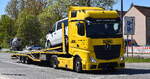Adolf Landes GmbH - Fahrzeugtransporte für den ADAC mit einem PKW-Transporter mit MB ACTROS 1848 Zugmaschine am 29.04.26 Höhe Brandenburg Hbf.