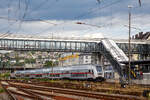 Der IC 2321 Norddeich Mole - Münster Hbf - Siegen Hbf - Frankfurt(Main)Hbf hat am 28.08.2023 pünktlich den Hauptbahnhof Siegen erreicht.