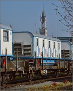 Abladen des Zirkus Knie in Konstanz.