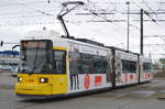 Berliner Straßenbahn mit der Eastgate Berlin Werbung (BVG Nr.1509, Typ GT6U 94, AEG/Cegelec Bj.1996/2013) auf der Linie 16 Richtung Ahrensfelde (Stadtrand) am 07.03.17 Berlin-Marzahn
