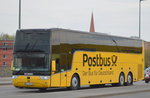 Ein VAN HOOL/SCANIA TDX21 altano Reise-Postbus am 13.04.16 Berlin-Putlitzbrücke.