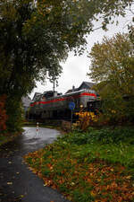 Baustelle Bahnhof Herdorf am 25 Oktober 2025, es sch�ttete ohne Unterlass, dazu noch heftige Windb�en, aber die Arbeiten zur Erneuerung der Weiche 3 und der R�ckbau mit L�ckenschluss f�r die drei