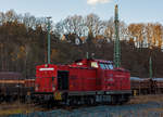 Die 203 007-0 (92 80 1203 007-0 D-BOEG) der BEG - Bocholter Eisenbahngesellschaft mbH (ex DR 110 718-4, ex DR 112 718-2, ex DB 202 718-3, ex 203 006-2), ist am 25.11.2012 in Betzdorf/Sieg abgestellt.