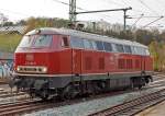 Die sch�ne altrote 215 086-0 (eigentlich 225 086-8) der RE - Rheinische Eisenbahn rangiert am 31.03.2014 im Bahnhof Betzdorf/Sieg.