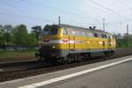 Wiebe 216 032 lauft um in Minden Hbf am 27 April 2011.
