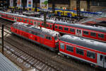 Die 218 330-9 (92 80 1218 330-9 D-DB) der DB Regio AG am 16.06.2015 im Hbf Hamburg mit einem Regionalzug.