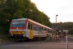 Der Dieseltriebzug  628 677-7 / 928 677-4 Daadetalbahn der Westerwaldbahn (WEBA) f�hrt am 19.07.2013 vom Haltepunkt  Alsdorf  in Richtung Daaden weiter.