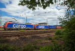   Die beiden SBB Cargo TRAXX F140 AC1 Re 482 003-1 (91 85 4482 003-1 CH-SBBC) und Re 482 021-3 (91 85 4482 021-3 CH-SBBC) ziehen am 18.06.2017 einen Containerzug durch Koblenz-Lützel in Richtung