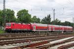 RE aus Hanau mit 143 267 treft am 30 Mai 2014 in Darmstadt-Kranichstein ein.
