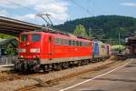   Zwei 151er in Doppeltraktion - Die RBH 269 (91 80 6151 014-8 D-RBH, ex DB 151 014-8) und die RBH 265 (91 80 6151 024-7 D-RBH, ex DB 151 024-7) der RBH Logistics GmbH (Gladbeck) ziehen am 22.08.2015