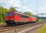   Die an die DB Cargo AG vermietete Railpool 155 013-6 (91 80 6155 013-6 D-Rpool) und die DB Cargo 145 068-3 (91 80 6145 068-3 D-DB) fahren am 12.05.2018 in Kreuztal vom Gbf in den Abstellbereich.