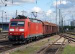 DB: Güterzug mit der 185 097-3 von Weil am Rhein herkommend anlässlich der Bahnhofsdurchfahrt Badischer Bahnhof Basel vom 23.