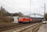   Die 185 078-3 (91 80 6185 078-3 D-DB) der DB Schenker Rail Deutschland AG f�hrt am 12.03.2016 mit einem  Winner -Ganzzug durch Kreuztal in Richtung Hagen bzw.