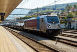 Die an die TX Logistik AG vermietete 187 002-1 (91 80 6187 002-1 D-Rpool, ex 91 80 6187 002-1 D-BTK) der Railpool, eine TRAXX F160 AC3 LM, fährt am 08.09.2021 mit einem Transporter-Zug (Wagen der