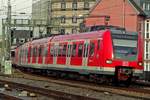Am 28 Dezember 2019 legt sich 423 753 in K�ln Hbf in die Kurve.