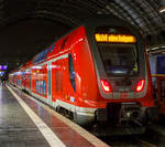   Vierteilige Bombardier TWINDEXX Vario-Einheit, EH 720 mm mit dem Triebwagen 446 021 (91 80 0446 021-1 D-DB) der DB Regio am Ende, steht am sehr frühen Morgen des 01.11.2019 (1:43 Uhr) im Hbf