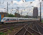 Ein ICE 3 bei der Einfahrt in den Hbf K�ln am 07.07.2012