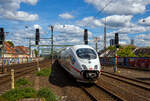 Der ICE 3 M – Triebzug 4654 – DB 406 054-7 (ex NS 406 054-7) / 406 581 fährt am 30.04.2023 durch den Bahnhof Köln-Ehrenfeld in Richtung Köln Hbf.