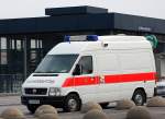 Ein Rettungswagen mit Berliner KFZ Dienstkennzeichen, möglicherweise auch der Justiz (Gefängniskrankenhaus?), 18.04.12 Berlin-Beusselbrücke.