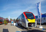   Stadler pr�sentierte auf der InnoTrans 2018 in Berlin (18.09.2018) mit dem GA 755 401 (British Rail Class 755/4) einen vierteiligen FLIRT-Triebzug mit bimodalem Antrieb (BMU) f�r Greater Anglia