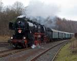 Die Betzdorfer 52 8134-0 am 26.11.2011 auf Nikolausfahrt, zwischen Dillenburg und W�rgendorf.