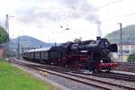 Sonderzug mit 52 8134 verl�sst am 31 Mai 2014 Neustadt (W) w�hrend das Dampfspektakel 2014.