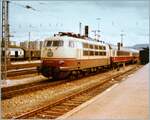 Die DB 103 245-7 verl�sst mit dem TEE Rheingold Gen�ve - Amsterdam den Bahnhof Basel Bad. Bf. 

Analogbild vom 4. Juli 1981
