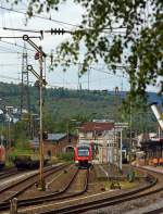 VT 640 029 ein Alstom Coradia LINT 27 der 3-L�nder-Bahn als RB 93 (Rothaarbahn) Bad Berleburg - Kreuztal - Siegen, f�hrt am 21.09.2013 vom Bahnhof Kreuztal weiter in Richtung Siegen.