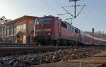 111 015-4 mit dem RE 9 (Rhein-Sieg-Express) Aachen - K�ln - Siegen f�hrt am 15.01.2012 in den Bahnhof Betzdorf/Sieg ein.