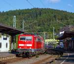   Die 111 128-5 (91 80 6111 128-5 D-DB) fährt mit dem RE 9 (rsx - Rhein-Sieg-Express) Siegen - Köln - Aachen am 10.09.2015 in den Bahnhof Betzdorf/Sieg ein.