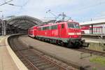 DB 111 054 treft am 27 April 2018 in K�ln Hbf ein.