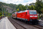 Die 146 001-3 (91 80 6146 001-3 D-DB) der DB Regio NRW schiebt am 15 September 2024, den RE 9 - Rhein Sieg Express (RSX) Siegen - K�ln – Aachen, vom Bahnhof Kirchen (Sieg) weiter in Richtung