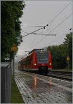 Der Babyquietschie 426 013-9 auf dem Weg nach Singen beim kurzen Halt in Bietingen.