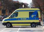 MB Sprinter, ein Krankentransportfahrzeug der fast ausschielich gelben Flotte von Fahrzeugen der Fa.