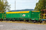 1.000mm-Schmalspur-Containertragwagen der Brohltal-Schmalspureisenbahn Betriebs-GmbH BEG 605, der Gattung S4kk, ex der spanischen FEVE 0.033, am 03.08.2020 in Brohl-L�tzing auf der Gleisanlage Rheinanlagen der Brohltal Eisenbahn. 

Technische Daten:
Baujahr: 1976 (SAV)
Leergewicht: 11.000 kg
Ladegewicht: 37.000 kg
Ladebreite: 2.100 mm
Ladel�nge: 12.500 mm
L�nge �ber Puffer: 13.780 mm
Der Wagen ist f�r die Steilstrecke zugelassen.