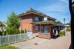 Der Bahnhof Ostseebad Kühlungsborn Ost (bis 1938 Brunshaupten) der Mecklenburgische Bäderbahn „Molli“ (MBB) am 15 Mai 2022.