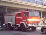 Auch dieses Feuerwehrfahrzeug, ein LHF? Typ? IVECO oder Magirus? gehrt dem SVHD (Strassen-Verkehs-Hilfsdienst e.V.) im Einsatz bei Filmarbeiten auf dem Vorplatz des Berliner Hbf.