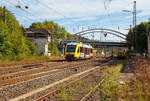   Der VT 206 (95 80 0640 106-0 D-HEB), ein Alstom Coradia LINT 27 der HLB (Hessische Landesbahn) passiert am 09.09.2018 das ehemalige Stellwerk Kreuztal Fahrdienstleiter  Kf  und erreicht bald, als RB