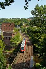 648 705 / 205 ein LINT 41 der DreiL�nderBahn als RB 95 Sieg-Dill-Bahn (Dillenburg - Siegen - Betzdorf - Au/Sieg ) f�hrt am 19.08.2012 in Richtung Au/Sieg, hier auf der Siegbr�cke kurz vor dem 32 m