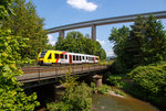 Etwas verspätet fährt am 05.06.2016 der VT 507 (95 80 1648 107-8 D-HEB / 95 80 1648 607-7 D-HEB) der HLB (Hessische Landesbahn GmbH), ein Alstom Coradia LINT 41 der neuen Generation, als RB