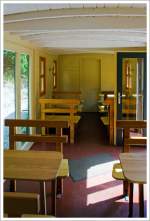 Am Bahnhof Rennsteig am 24.08.2013, auch diese umgebauten  historischen Wagen geh�ren zur Erlebnisgastronomie   Gleis 1  .