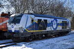 Eisenbahngesellschaft Potsdam mbH, Potsdam [D] mit ihrer Vectron DE Lok  247 906  [NVR:  92 80 1247 906 -1 D-EGP ] am 19.02.25 direkt am Stumpfgleis am Bahnhof Brandenburg Hbf.