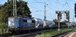 Eisenbahngesellschaft Potsdam mbH, Potsdam (EGP) mit ihrer  151 139-3  (NVR:  91 80 6151 139-3 D-EGP ) und einem Güterzug für Zementstaubprodukte aus Berlin (leer) am 07.08.25 Höhe Bahnhof Magdeburg-Neustadt.