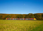   Goldner Oktober - Ein fünfteiliger Stadler FLIRT der HLB Bahn (Hessischen Landesbahn) fährt am 14.10.2017 zwischen Edingen und Katzenfurt (Dillkreis), als RE 99 (Main-Sieg-Express) Siegen