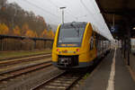Nun hat der VT 505 (95 80 1648 105-2 D-HEB / 95 80 1648 605-1 D-HEB) der HLB (Hessische Landesbahn GmbH), ein Alstom Coradia LINT 41 der neuen Generation am 12.11.2021, als RB 96  Hellertalbahn 