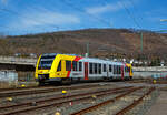 Der VT 503 (95 80 1648 103-7 D-HEB / 95 80 1648 603-6 D-HEB) der HLB (Hessische Landesbahn GmbH), ein Alstom Coradia LINT 41 der neuen Generation, erreicht als RB93  Rothaarbahn  (Bad Berleburg -