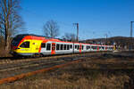 Der 5-teiliger FLIRT 429 546 / 429 046 der HLB (Hessischen Landesbahn) f�hrt am 07.03.2022, als RE 99 (Main-Sieg-Express) Gie�en – Siegen, von Rudersdorf (Kr.