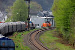 Hochbetrieb in Herdorf am 23 April 2025:  Gleich 3 Loks auf einen Streich, auf dem Rbf der KSW (Kreisbahn Siegen-Wittgenstein) in Herdorf (Betriebsstätte FGE - Freien Grunder Eisenbahn).